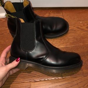 DOC MARTIN CHELSEA BOOTS 2976
